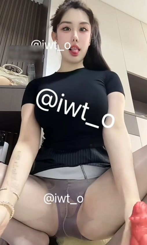 极品网红脸骚鸡-iwt_O-高价自慰福利(1V,810M)